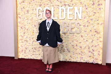 Billie Eilish durante la alfombra roja de la 81ª edición de los Globos de Oro que se ha celebrado en el Beverly Hilton de Los Ángeles.