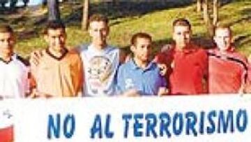 <b>EL MEJOR HADAF. </b>En árabe, gol se dice Hadaf., y mañana los jugadores de Marruecos le marcarán un tanto al terrorismo con esta pancarta, con la que saldrán juntos al campo.