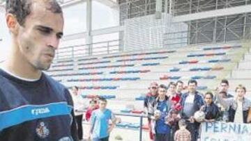 <b>ADIÓS. </b>Pernía es uno de los tres jugadores que se despiden de la afición getafense. El lateral se va del club azulón con la satisfacción de bordar una gran temporada.