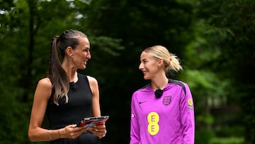 Jill Scott y Chloe Kelly, durante la Eurocopa de Suiza.