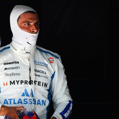 Sainz pasa del blanco al negro