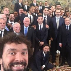 El Real Madrid ofrece la Copa del Rey a Felipe VI en Zarzuela