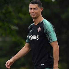 Fábregas le quita mérito a Cristiano: "Sus goles han sido a balón parado, penaltis o errores"