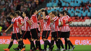 Las jugadoras del Athletic celebran el gol de Yulema Corres. 