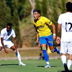 Ale García entrega su curriculum