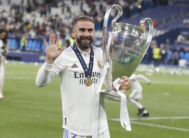 Carvajal, a por dos leyendas