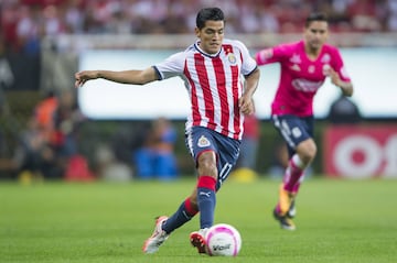 El Chapo Sánchez nació en San Luis Río Colorado, Sonora, llegó al primer equipo de Chivas hace más de 10 años. Con los rojiblancos ha ganado cinco títulos nacionales y uno más regional.