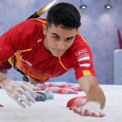 Ginés se sube por las paredes