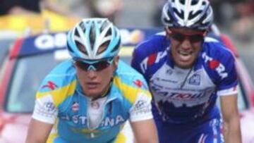 <b>PACTADO. </b>Vinokourov y Kolobnev, durante la Lieja 2010.