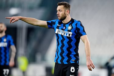 El holandés de 29 años del Inter de Milán está en un momento de forma envidiable y es uno d ellos centrales más cotizados.
