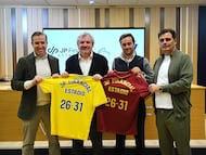 CÁDIZ, 02/03/2026.-El estadio 'Nuevo Mirandilla', donde juega sus partidos el Cádiz y que desde 1955 a 2021 fue el 'Ramón de Carranza', se denominará a partir de ahora 'JP Financial', tras el acuerdo de patrocinio firmado por cinco años entre la entidad cadista con la firma comercial. Durante el acto oficial de presentación, Javier Rumbo (2d), CEO y fundador de JP Financial, indicó que el acuerdo va mucho más allá de un patrocinio y que es una apuesta que representa compromiso, profesionalidad y crecimiento sostenible. El presidente del Cádiz, Manuel Vizcaíno (2i), subrayó la importancia estratégica de la alianza y que el acuerdo permitirá seguir creciendo como institución y reforzar el vínculo con Cádiz.- EFE/ Cádiz CF ***SOLO USO EDITORIAL/SOLO DISPONIBLE PARA ILUSTRAR LA NOTICIA QUE ACOMPAÑA (CRÉDITO OBLIGATORIO)***