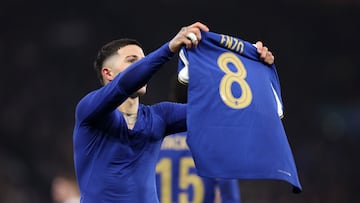 Enzo Fernández, jugador del Chelsea, celebra su gol anotado ante el Aston Villa en FA Cup.