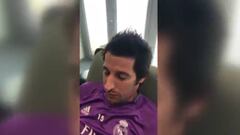 Coentrao posa con una bufanda que insulta al Benfica