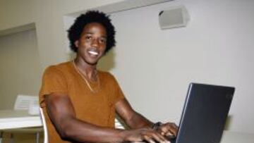 Carlos Sánchez: "Creo que mi brazo se lo ha quedado Pepe"