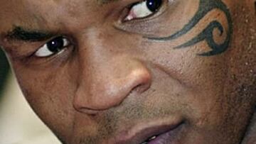 <b>EN PICADO</B>. La gloriosa carrera de Tyson ha ido en picado debido a su conducta personal.