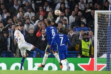 0-2. Karim Benzema marca el segundo gol.