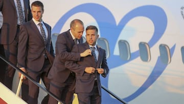Images of the Spain squad arriving in Toulouse