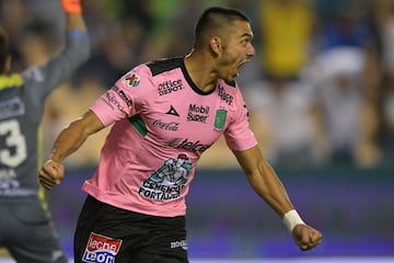 El futbolista de 24 años no se pudo afianzar en el cuadro de Ambriz y hasta el momento es la única baja que tiene el León. González dejará la Liga MX para recalar en el fútbol chileno con el Everton.