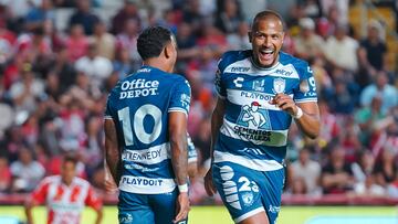 Salomon Rondon celebrates his goal 0-1 with John Batista De Souza of Pachuca during the 15th round match between Necaxa and Pachuca as part of the Liga BBVA MX, Torneo Clausura 2025 at Victoria Stadium, on April 11, 2025 in Aguascalientes, Mexico.