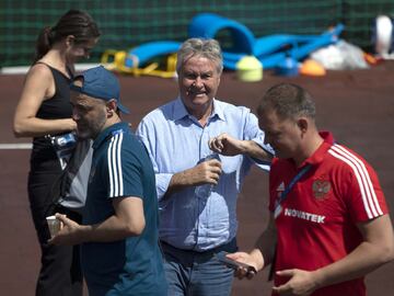 Guus Hiddink visitó a los jugadores antes del entrenamiento