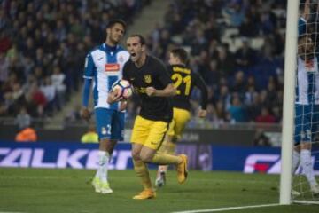 Godín celebrates Griezmann's opener.