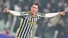 Turin (Italy), 16/01/2024.- Juventus's Dusan Vlahovic celebrates scoring the 2-0 goal during the Italian Serie A soccer match between Juventus FC and US Sassuolo Calcio in Turin, Italy, 16 January 2024. (Italia) EFE/EPA/ALESSANDRO DI MARCO
