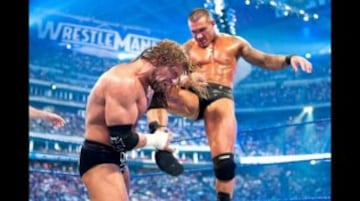 WrestleMania 25. Triple H derrotó a Randy Orton