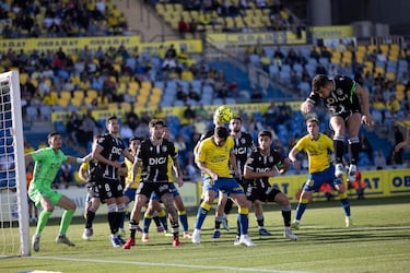 Aprobados y suspensos: el Burgos recupera la confianza fuera de El Plantío