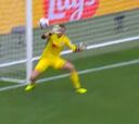 La mala suerte de Tiane Endler: casi impidió el gol de la mejor del mundo, pero pasó esto...