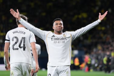 Un seguro de vida para el Real Madrid. De nuevo, un doblete para conseguir dominar a uno de los equipos revelación de la temporada: el Villarreal.