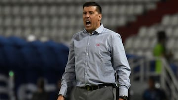 Juan Cruz dando órdenes a sus jugadores