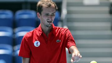 Daniil Medvedev, durante su partido ante Fabio Fognini en los Juegos Ol&iacute;mpicos de Tokio.