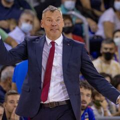 Mirotic lidera la victoria del Barcelona ante Obradoiro