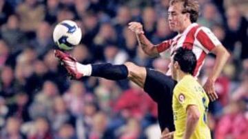 <b>ATINADOS. </b>El Villarreal lleva tres años seguidos ganando en San Mamés.