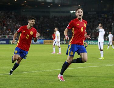 1-0. Saúl Ñíguez celebró el primer gol.