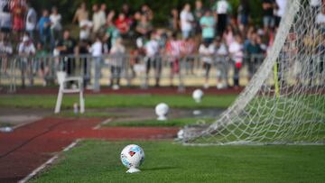 Balones del Racing en La Maruca.