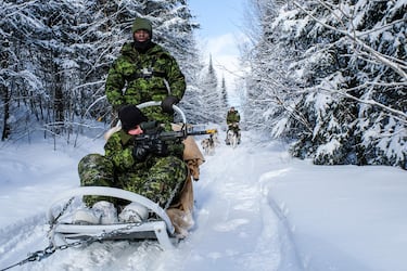 Así es la ‘Patrulla Sirius’, la unidad de élite del ejército danés que vigila Groenlandia con perros y trineos desde la IIGM
