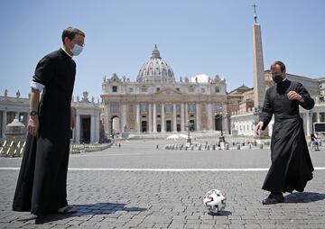 Pasión por el fútbol en la Ciudad del Vaticano