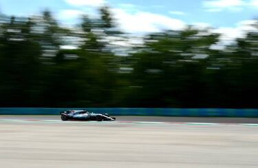 Lewis Hamilton seeking extra ounce of pace in Budapest