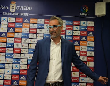 Ascendió al Arenas de Getxo a Segunda B y a la Ponferradina a Segunda. Se convirtió en el tercer entrenador con más partidos en la historia del conjunto berciano. Este verano ha llegado al Real Oviedo con el objetivo de seguir con su racha de ascensos.