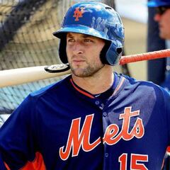 Tim Tebow se lesiona en el Spring Training con un aspersor