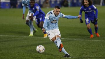 Iago Aspas tira un penalti frente al Getafe.