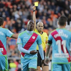 1X1 del Rayo: Gálvez y Amat, desbordados en Mestalla