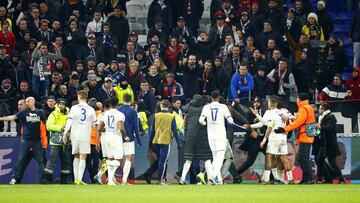 Soccer Football - Champions League - Group G - Olympique Lyonnais v RB Leipzig - Groupama Stadium, Lyon, France - December 10, 2019 Olympique Lyonnais players and fans after the match REUTERS/Emmanuel Foudrot