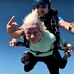 Muere Dorothy Hoffner, la mujer de 104 años que batió el récord Guiness por ser la paracaidista más mayor del mundo