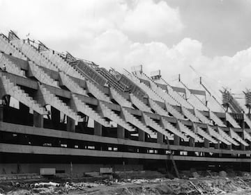 Las impresionantes siluetas dentadas de los marcos de la superestructura; evocan la magia del México prehispánico.