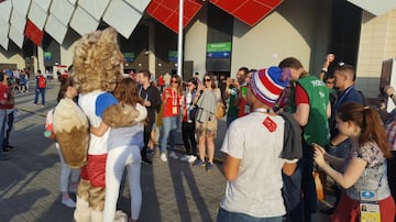 Así se vive la previa de Chile-Camerún en Moscú. 