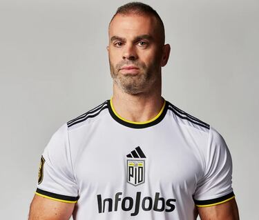 Así son las nuevas camisetas de la Kings League presentadas en los Premios Corona de Oro