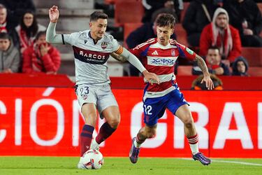 Aprobados y suspensos del Granada: Calero gana la partida de ajedrez a Escribá