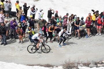 Christopher Froome consiguió una renta de alrededor de tres minutos entre el descenso de Finestre y la ascensión a Sestriere. En Bardonecchia reguló. Venciendo la etapa y vistiéndose de rosa, ya hasta Roma ganando la carrera.